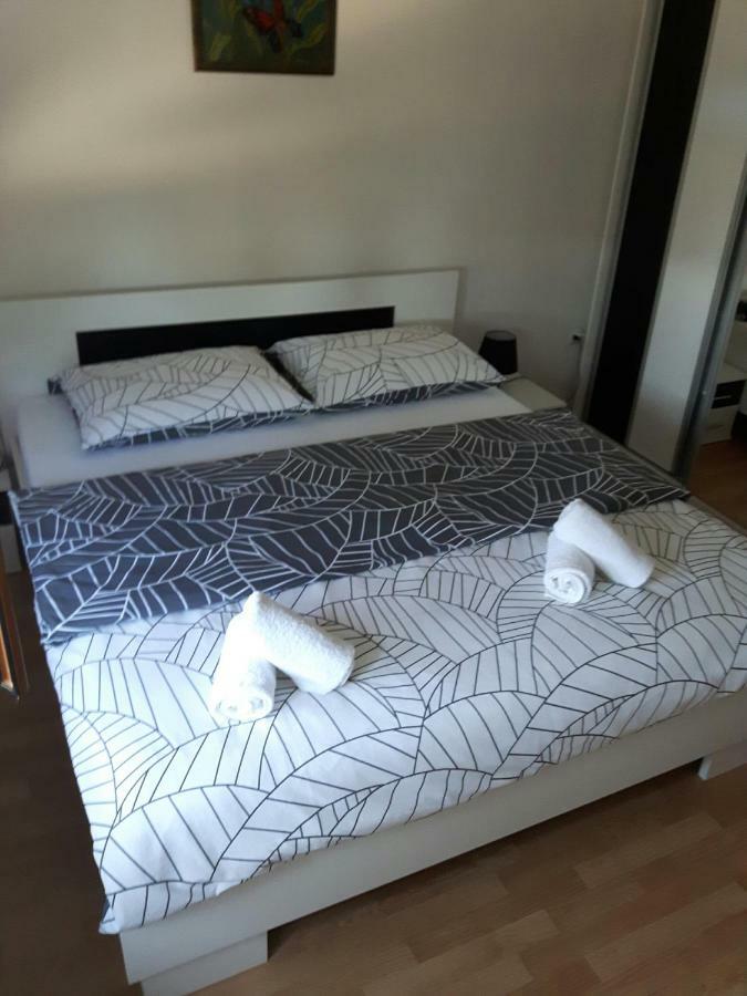 Apartman Petra & Tena 슬루니 외부 사진