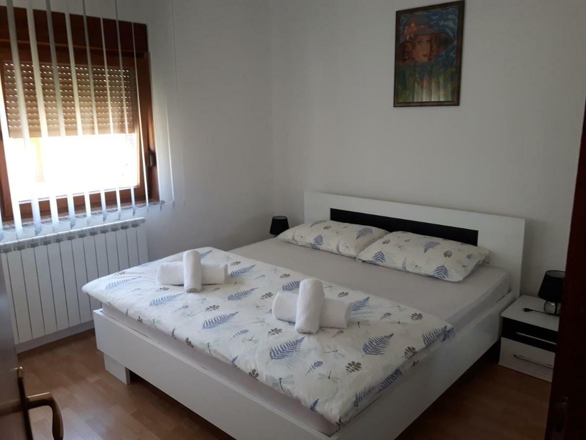 Apartman Petra & Tena 슬루니 외부 사진