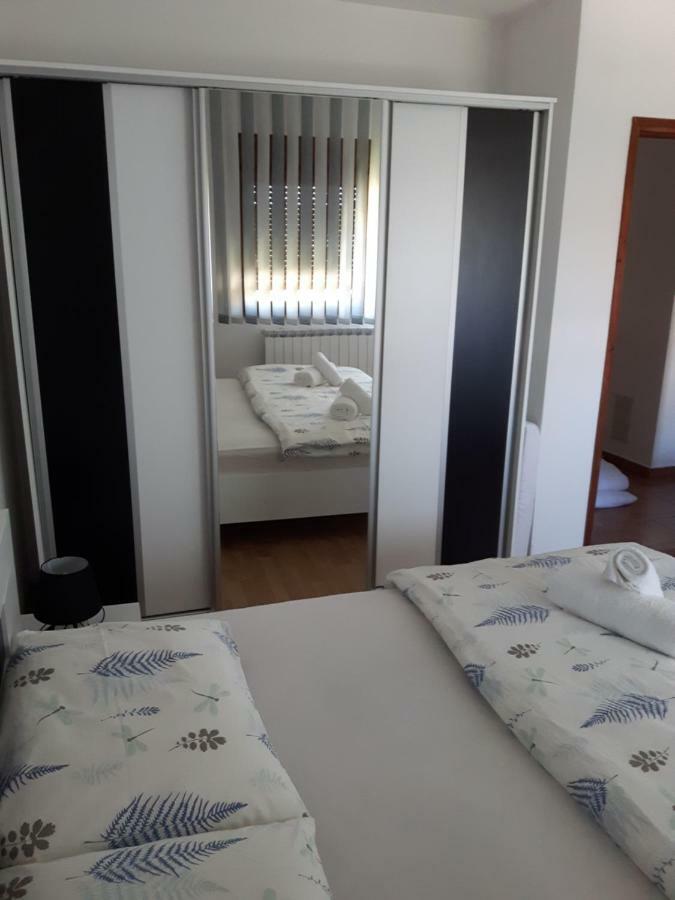 Apartman Petra & Tena 슬루니 외부 사진