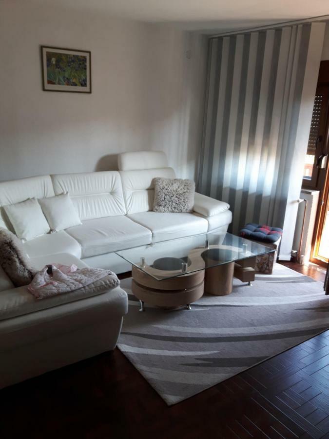 Apartman Petra & Tena 슬루니 외부 사진